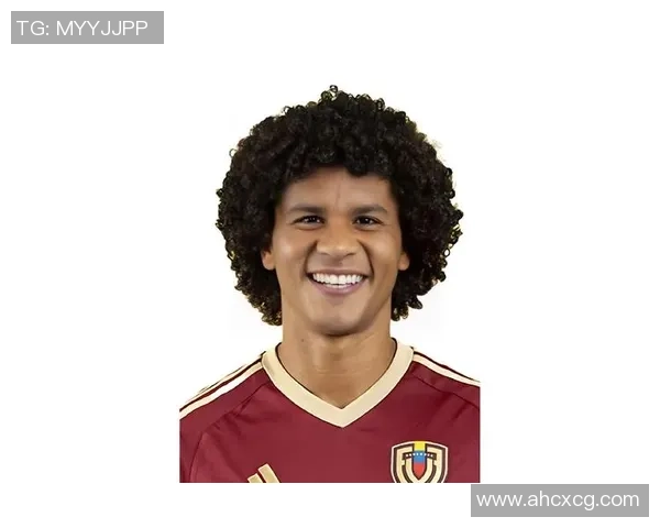 墨西哥足球传奇人物库阿乌特莫克的辉煌生涯与对足球的深远影响